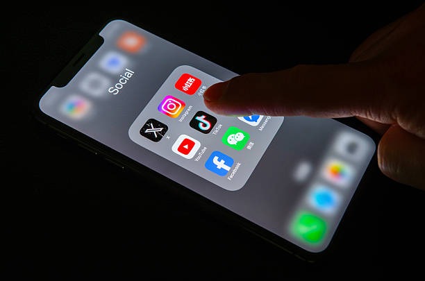 Follower-Building Tactics Using Instagram Likes